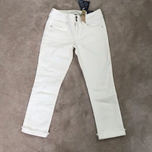 American Eagle White Artist Crops SIZE 6R NWT